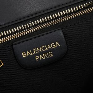 【AT6143】Balenciagaバレンシアガ Cabasトートバッグ - 都会の女性のための贅沢な携帯アート品 | Balenciaga