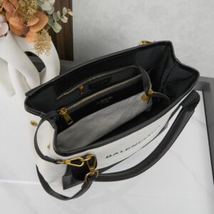 【AT6143】Balenciagaバレンシアガ Cabasトートバッグ - 都会の女性のための贅沢な携帯アート品 | Balenciaga