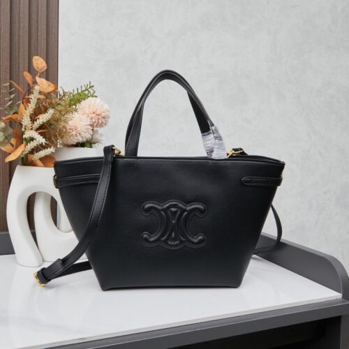 【AT6144】セリーヌの上質なブラックレザートートバッグ - 高級素材とミニマリストデザイン | Celine Paris