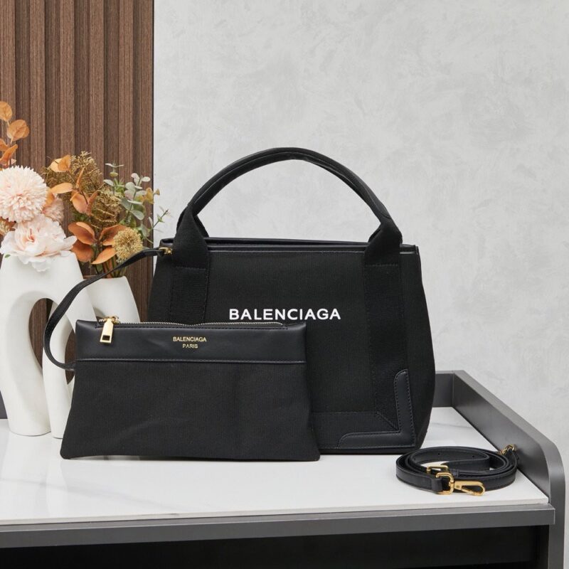 【AT6145】バレンシアガのブラックキャンバストートバッグ - 都市のエレガンスと実用性が融合 | Balenciaga