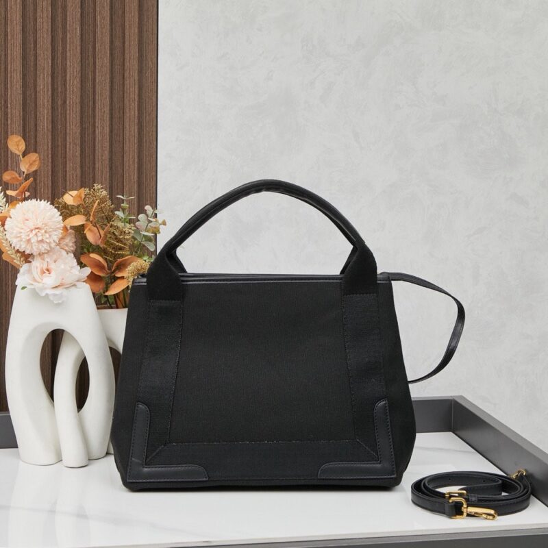 【AT6145】バレンシアガのブラックキャンバストートバッグ - 都市のエレガンスと実用性が融合 | Balenciaga