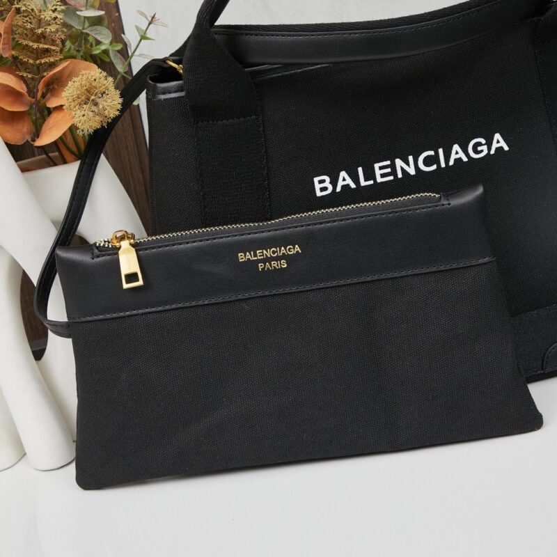 【AT6145】バレンシアガのブラックキャンバストートバッグ - 都市のエレガンスと実用性が融合 | Balenciaga