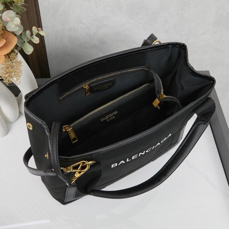 【AT6145】バレンシアガのブラックキャンバストートバッグ - 都市のエレガンスと実用性が融合 | Balenciaga