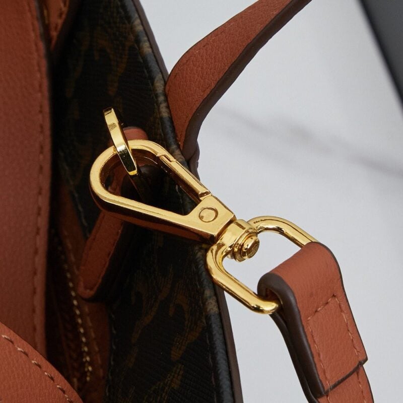 【AT6146】トリオンフ・シリーズの優雅なアートデザイントートバッグ | Celine
