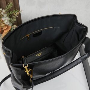 【AT6148】バレンシアガBalenciaga純黒牛革Cabasトートバッグ、上品で洗練されたデザイン、オフィス通勤やビジネスミーティングに最適！ | Balenciaga