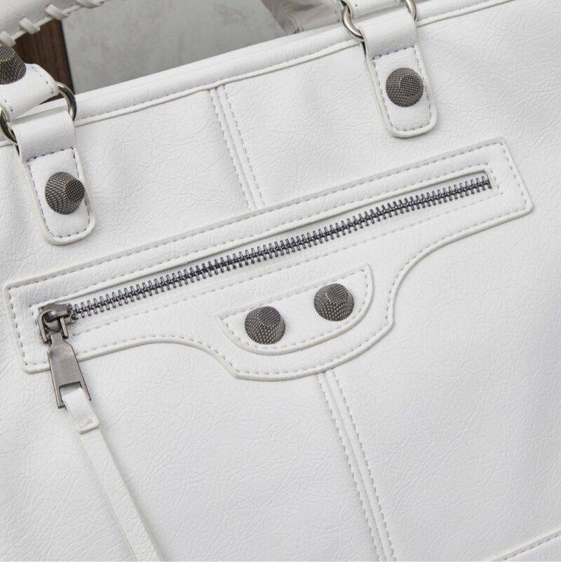 【AT6149】バレンシアガのモーターサイクルバッグ、都市のファッションエネルギーを解放 | Balenciaga
