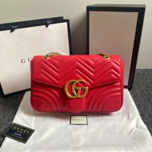 【AT6152】Gucci グッチ Marmontシリーズ 赤色レザーショルダーバッグ 31cm 大容量 エレガントなデザイン | Gucci Firenze