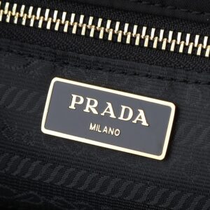 【AT6153】プラダの高級レニュロン素材バケットバッグ、上質なカーフレザー使用 | Prada Italy