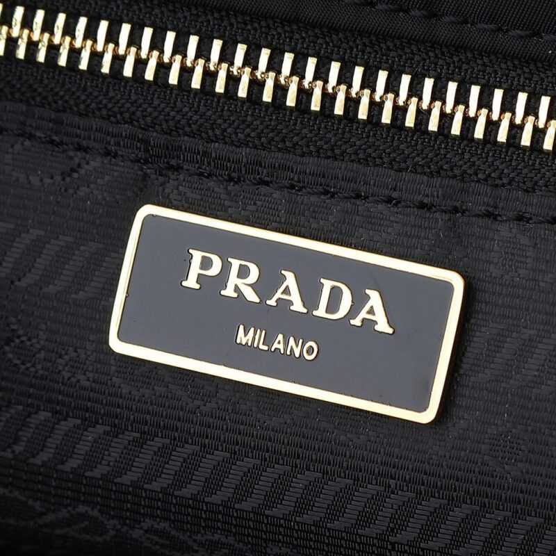【AT6153】プラダの高級レニュロン素材バケットバッグ、上質なカーフレザー使用 | Prada Italy