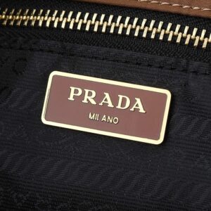 【AT6158】Pradaの新作Re-Nylonバケットバッグ - 贅沢なナイロンとカーフスキン素材の優雅なファッションアイテム | Prada