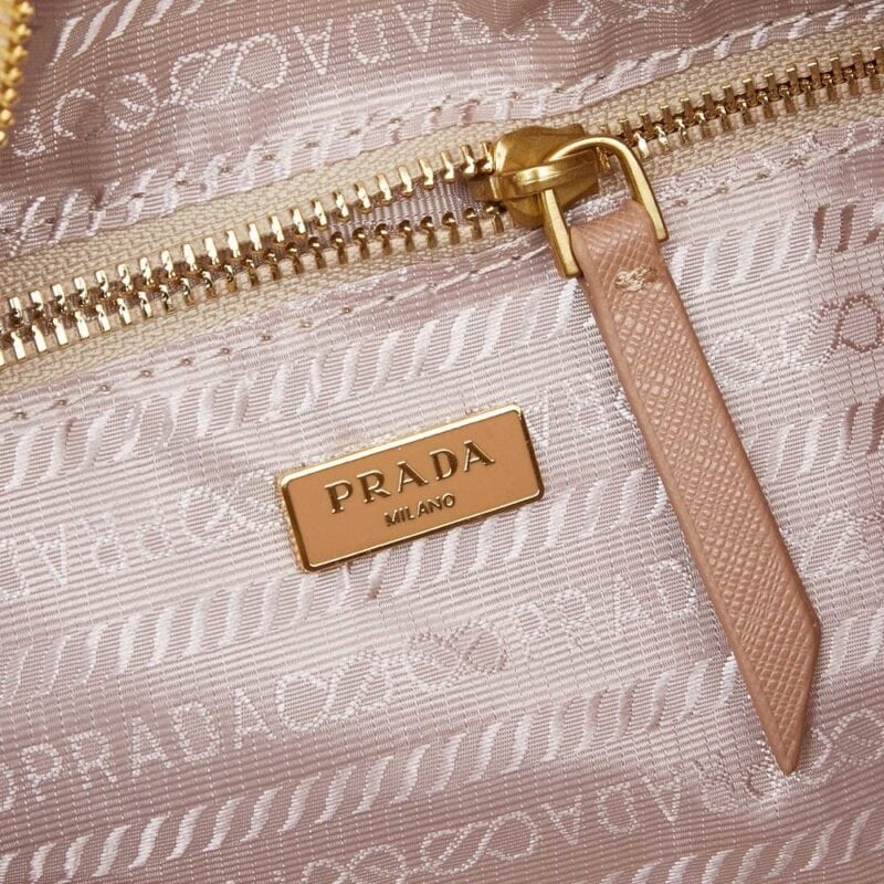 【AT6159】Prada（プラダ）: ラグジュアリーな手編みバッグ、都市美学の珠玉 | Prada