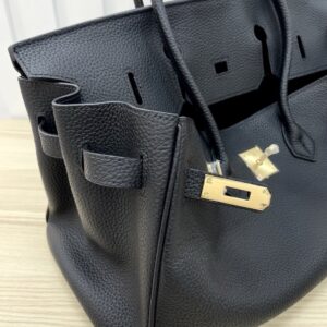 【AT6165】エルメス ショルダーバーキン 42cm 黒い牛革ショルダーバッグ | Hermès
