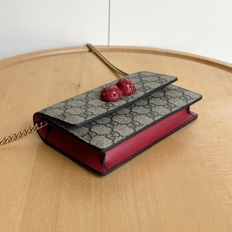 【AT6199】グッチ GGプリントチェーンバッグ：チェリーデザインが特徴のエレガントなバッグ | Gucci