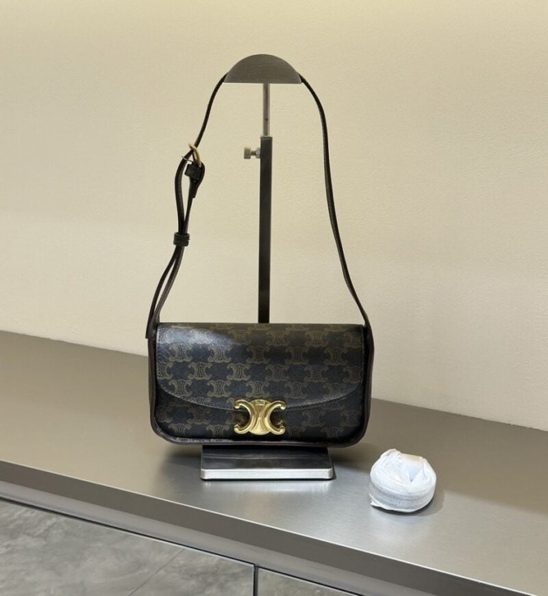 【AT6205】Celineセリーヌのエナメル型押し牛革アクセサリーバッグ | Celine