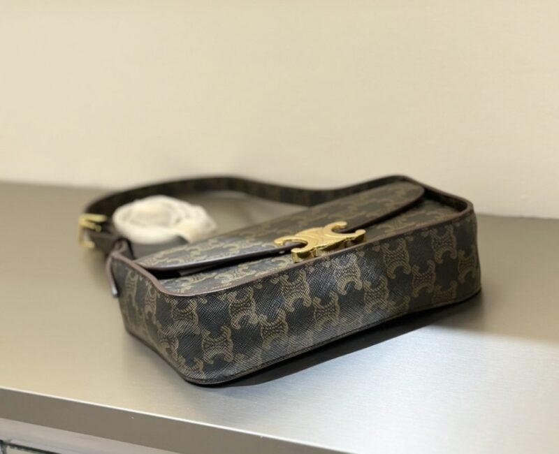 【AT6205】Celineセリーヌのエナメル型押し牛革アクセサリーバッグ | Celine