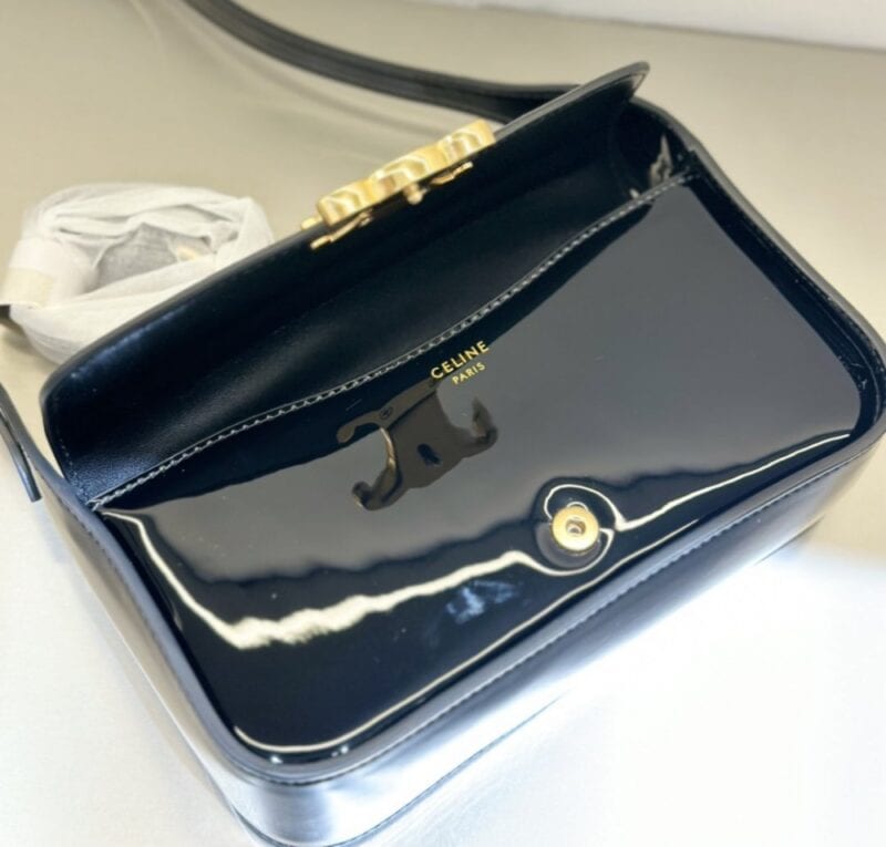 【AT6206】セリーヌパテントレザークラッチバッグ - 贅沢なエレガンスとモダンなデザイン | Celine Paris