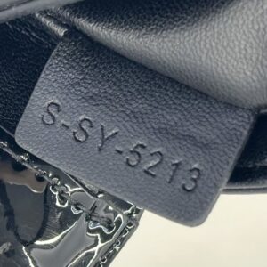 【AT6206】セリーヌパテントレザークラッチバッグ - 贅沢なエレガンスとモダンなデザイン | Celine Paris