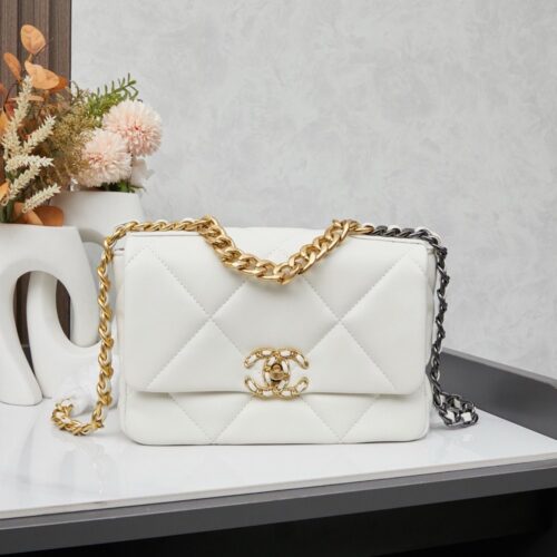 【AT6231】シャネルのクラシックな19シリーズ エレガントな羊革チェーンバッグ | Chanel Paris