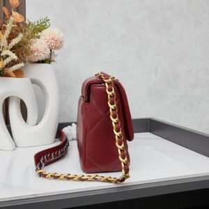 【AT6233】シャネル19番シリーズ ワインレッド ダイヤモンド柄チェーンバッグ | Chanel