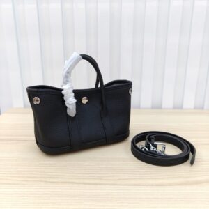 【AT6238】エルメス - ミニハンドバッグ、黒い牛革、軽奢なエレガンス | Hermes