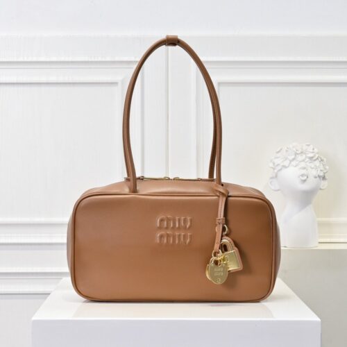 【AT6256】Miu Miu（ミュウミュウ）のキャメルカラー牛革書類バッグ | Miu Miu
