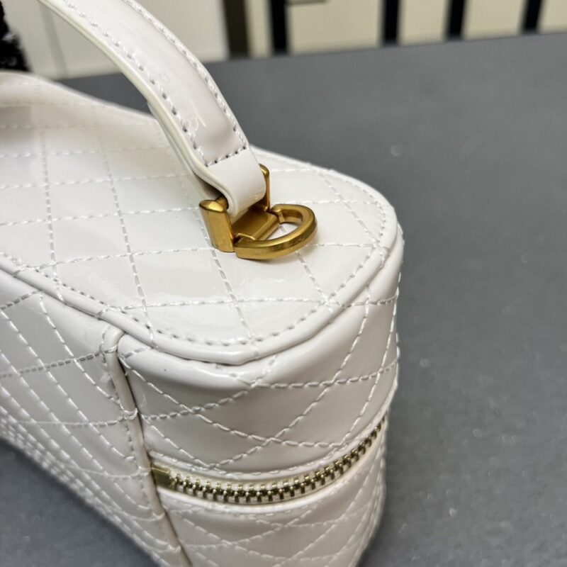 【AT6279】イヴ・サンローランYSL GABY MINIボックスバッグ、高級なラムスキンレザー製、エレガントなジュエリーデザイン | Saint Laurent