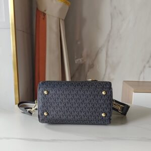 【AT6289】マイケル・コースのクラシックなブラックMKデニムプリントボストンバッグ | MK