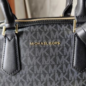 【AT6289】マイケル・コースのクラシックなブラックMKデニムプリントボストンバッグ | MK