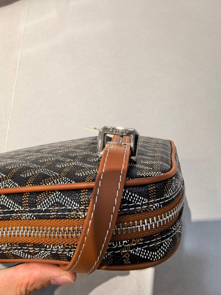 【AT6310】ゴヤール(Goyard)のシグネチャーハンドバッグ - レザーデザインと大人のエレガンス | Goyard Paris