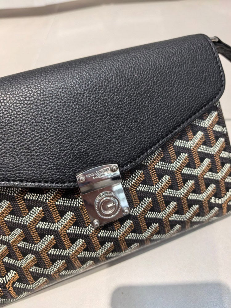 【AT6313】ゴヤール Chypreシリーズ - 優雅で控えめなエンベロープバッグ | Maison Goyard