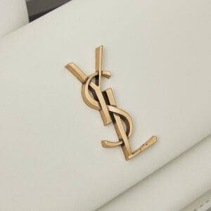 【AT6336】YSLチェーンバッグ - レザー素材のエレガントな22x12x4サイズ | Saint Laurent Paris
