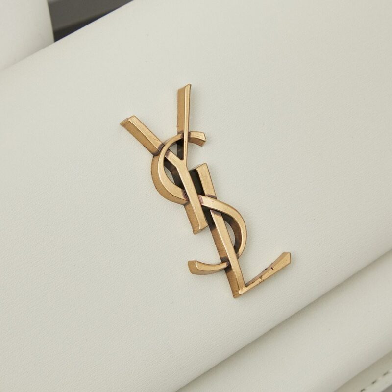 【AT6336】YSLチェーンバッグ - レザー素材のエレガントな22x12x4サイズ | Saint Laurent Paris