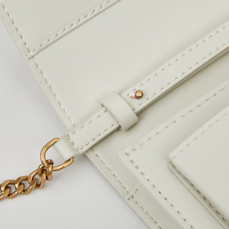 【AT6336】YSLチェーンバッグ - レザー素材のエレガントな22x12x4サイズ | Saint Laurent Paris