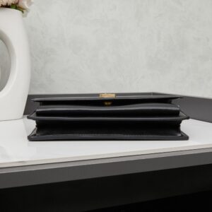 【AT6337】YSL（イヴ・サンローラン）黒色チェーンバッグ - 高級牛革製品の美学と機能性 | Saint Laurent Paris