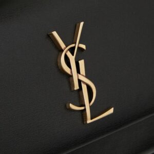 【AT6337】YSL（イヴ・サンローラン）黒色チェーンバッグ - 高級牛革製品の美学と機能性 | Saint Laurent Paris