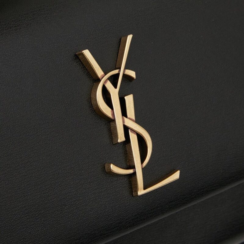 【AT6337】YSL（イヴ・サンローラン）黒色チェーンバッグ - 高級牛革製品の美学と機能性 | Saint Laurent Paris