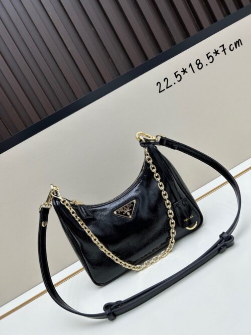 【AT6355】プラダ パテントレザーショルダーバッグ - 都会の女性のための究極の贅沢体験 | Prada Milano