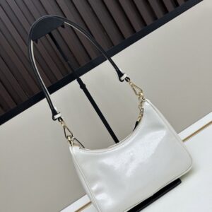 【AT6356】プラダ（Prada）：ファッショナブルなエナメルシングルショルダーバッグ、高級感漂う白色レザー | Prada Italy