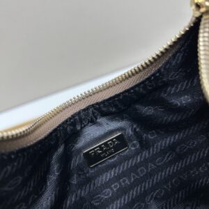 【AT6357】プラダデザイナーコレクション | 繊細なアプリコット牛革シングルショルダーバッグ | Prada Italy