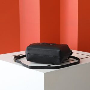 【AT6381】Celine（セリーヌ）黒レザートリオバッグ｜ファッショナブルな都市のエレガンスを演出 | Celine