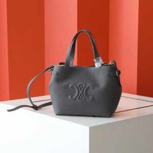 【AT6382】CelineセリーヌTriompheトートバッグ - 精巧なゴールドバックル付きの小さな都会の贅沢なレザーバッグ | Celine