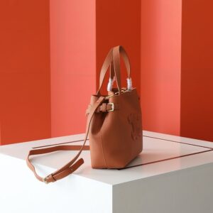 【AT6383】セリーヌCeline レザートートバッグ 優雅でおしゃれなアプリコットカラー | Celine Paris