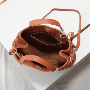 【AT6383】セリーヌCeline レザートートバッグ 優雅でおしゃれなアプリコットカラー | Celine Paris