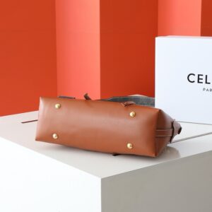 【AT6385】セリーヌパリ - 高級なキャラメルブラウンレザーチェーンハンドバッグ | Céline