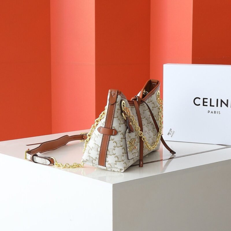 【AT6387】セリーヌパリのエレガントなTriompheキャンバスハンドバッグ | Celine Paris