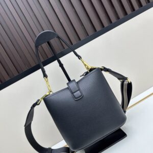 【AT6418】プラダ | 高級ブラックサフィアーノレザーハンドバッグ | Prada