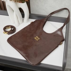 【AT6426】ミュウミュウ Ivyシリーズハンドバッグ - 贅沢なオイルレザー素材、優雅なデザイン | Miu Miu