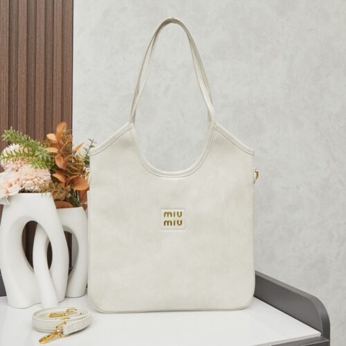 【AT6427】ミュウミュウIvyハンドバッグ-ワックス仕上げの高級レザーバッグ | Miu Miu