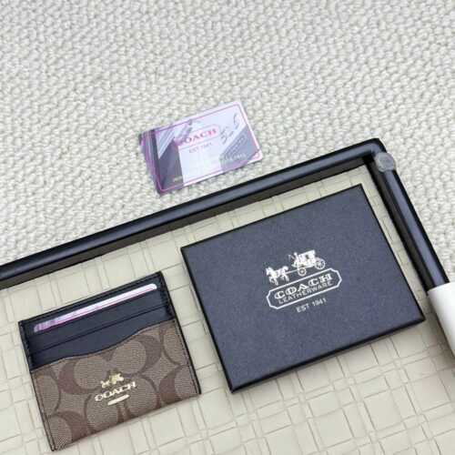 【AT7067】COACH（コーチ）クラシックなSignature牛革カードケース | Coach