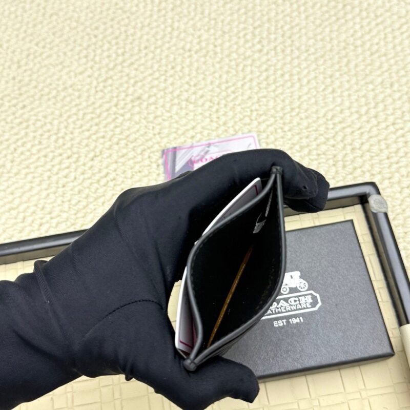 【AT7070】Coachコーチ ミニカードケース レザー素材 精巧なデザイン | Coach